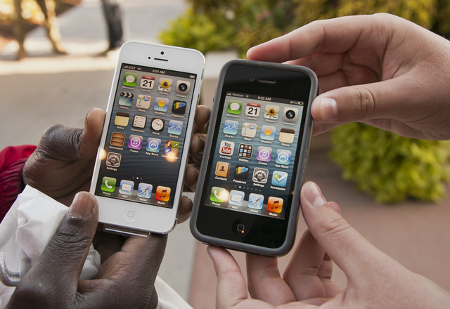 Apple lanzaría un iPhone económico en el 2016