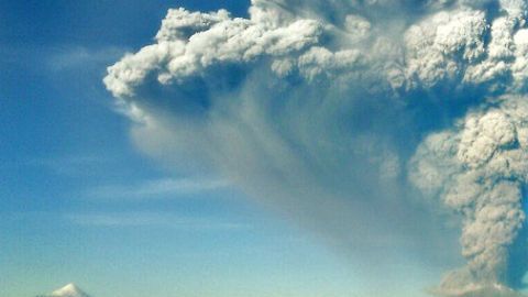 Unas 1.500 personas fueron evacuadas tras la erupción del volcán Calbuco.