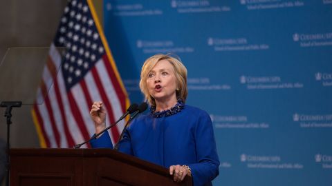 Hillary Clinton se pronuncia por una reforma al sistema judicial.
