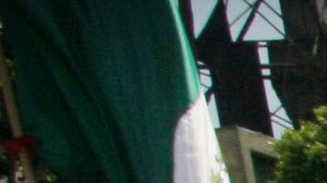 Jerry Brown, firmó ayer la SB 432 por la que se prohíbe emplear el término "alien" (extranjero) en la legislación laboral del estado para referirse a un inmigrante