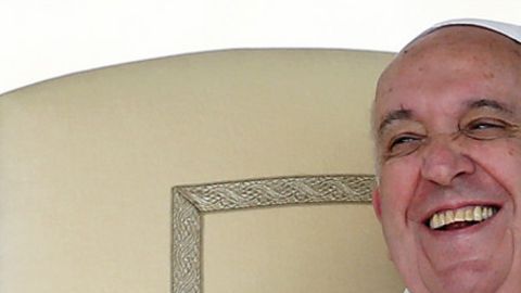 El papa Francisco se ha hecho muy popular con su estilo cercano.