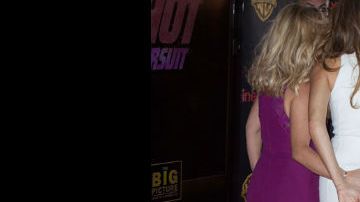 Reese agarró el famoso trasero de la colombiana, como si nada.