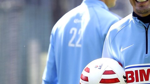 Rubens Sambueza busca su tercer título de liga con el América.