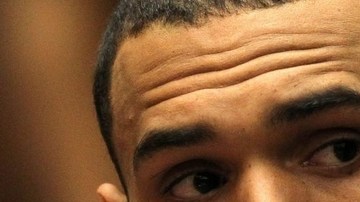 Según varios testigos, Chris le dio un puñetazo en la cara a un chico.