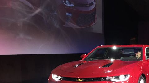 El Camaro 2016 llegará a los concesionarios a finales de otoño.