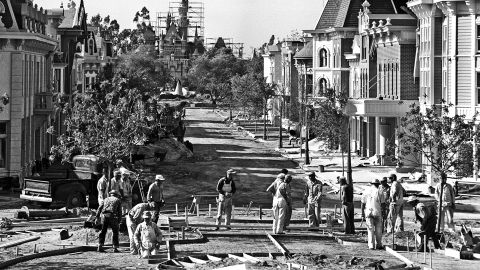 La construcción de Disneyland sólo llevó doce meses, aunque el día de la inauguración no todo funcionó como estaba previsto...
