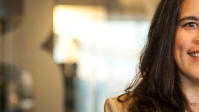 Elisa Padilla, nacida y criada en Newark, es la única hispana en una posición tan alta en los Brooklyn Nets. Foto: Cortesía
