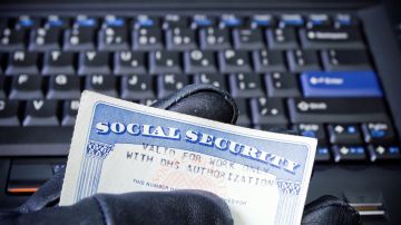 El robo de identidad a menores mediante el uso ilegal del número del Social Security, crece aceleradamente.