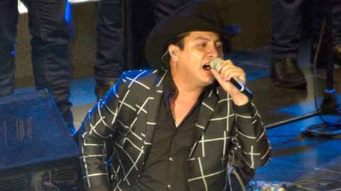 "Mis ídolos, hoy mis amigos!", iniciará el próximo 15 de julio en el Sap Center de San José (California).