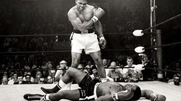 Muhammad Ali noquea  a Sonny Liston. Foto: Archivo/LA NACION