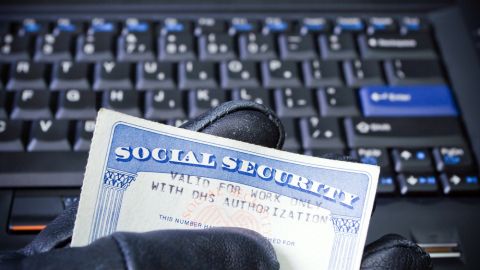 Los piratas cibernéticos están al acecho de los datos de los usuarios.