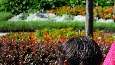 Tienen menos hijos, pero latinas siguen teniendo más en comparación con otro grupos raciales.