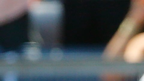 Brett Gardner (centro) tras batear jonrón ante Jeremy Guthrie