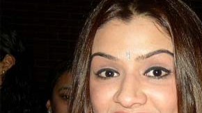 Agarwai debutó en el cine a los 16 años de edad.