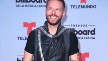 Noel Schajris de Sin Bandera en la alfombra de los Premios Billboard a la Música Latina/Miami, 27 de abril 2017.