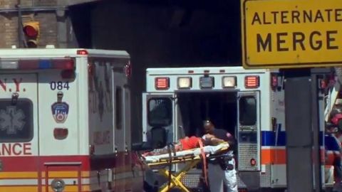 Ninguno de los niños en uno de los autobuses resultó herido.