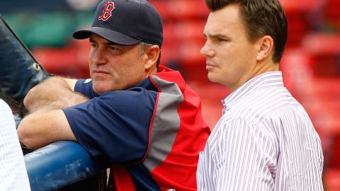 John Farrell y Ben Cherington, cabezas visibles en la crisis de los Medias Rojas.