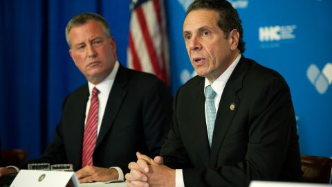 Bill de Blasio y Andrew Cuomo en una foto de archivo de 2015