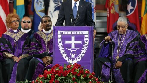 El presidente Barack Obama habló  de las injusticias que aún sufren los afroamericanos en el país al encabezar el funeral del reverendo Clementa Pinckney.