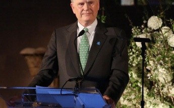 El presidente de Univision, Randy Falco, envió mensaje a sus empleados sobre lo sucedido con Donald Trump.