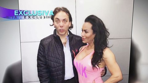 Cristian Castro, junto a Melissa. El cantante aseguró que es muy hombre.