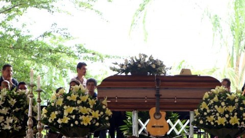 Gente de Guerrero, Morelos y el DF llegaron a despedirse de Sebastian.