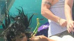 Luego del incidente aprovechó para lanzarse a la piscina.