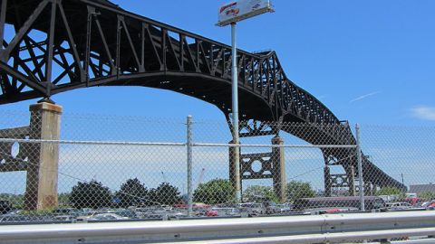 Una de las obras es en el Puente Pulaski.