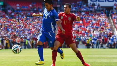 Andrés Flores (izq.) hace parte de la renovación del futbol de El Salvador.