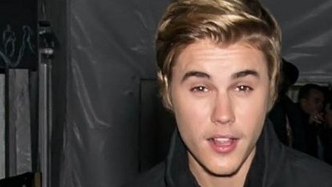 Hace apenas un par de meses, Bieber presumió su trasero al desnudo.