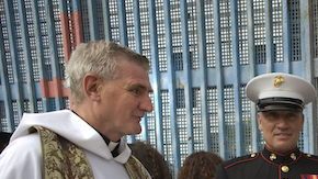 PAREJA SE SOBREPONE A DEPORTACIÓN Y SE CASAN EN MURO FRONTERIZO DE EEUU-MÉXICO