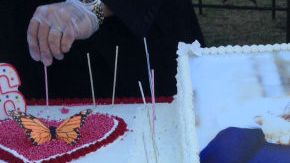 Algunos cruzaron el país con tal de festejar a la fallecida cantante.