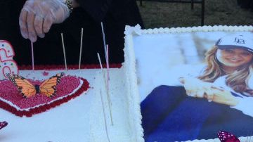 Algunos cruzaron el país con tal de festejar a la fallecida cantante.