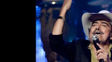 Joan Sebastian será recordado desde sus inicios hasta sus últimos días de vida en nueva serie de televisión.