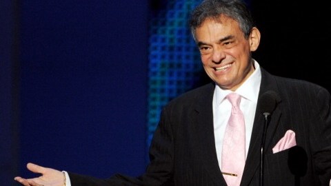 José José recibe homenajes por su importante legado en la música mexicana, a pesar de que ya no puede cantar como antes.