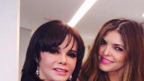 Lucía Méndez, Ana Bárbara, Yuri y Maribel Guardia se tomaron una foto durante los servicios fúnebres.