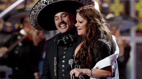 Lupillo y Jenni Rivera.