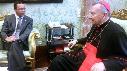 Dominicana busca explicar al Papa Francisco su política frente a inmigrantes haitianos.