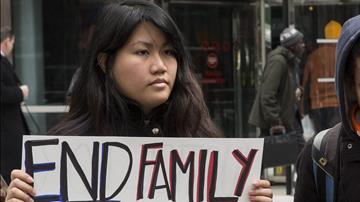 El Departamento de Justicia dejará de usar cárceles privadas, pero aún no hay información sobre si el Departamento de Seguridad Nacional, que detiene a inmigrantes, hará lo mismo.