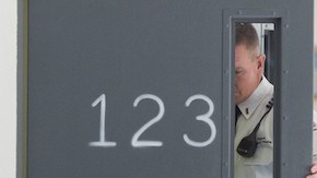 Obama pidió un sistema que rehabilite y no criminalice a personas por delitos menores.