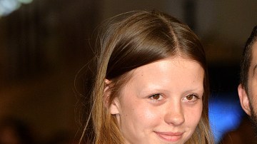 Shia LaBeouf y su novia Mia Goth en momentos más agradables.