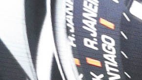 Pintadas en su cuerpo desnudo, la mayoria de las hispanas que trabajan por la propina, se pasean sacando fotos con los turistas en Times Square.