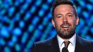 El actor Ben Aflleck prefiere mostrar este lado profesional y serio pero los paparazzi se encargan de sacarle los trapitos al sol.