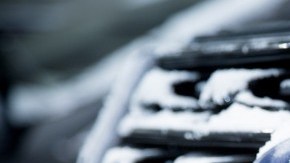 Los ingenieros hacen cambios a diario para ayudar a asegurar el arranque del motor.