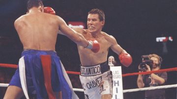 Julio César Chávez estuvo encima de Héctor Camacho por los 12 rounds en una megapelea de 1992.