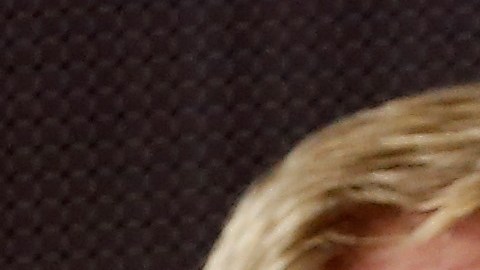 El comisionado de la NFL, Roger Goodell, y el dueño de los Patriots, Robert Kraft, sonríen en el podio tras el pasado Super Bowl en Arizona.