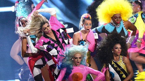 Miley estuvo entre lo peor de la gala.