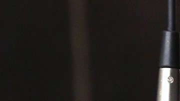 'La Trevi' se caracteriza como "Mr. Trevi" y "Mrs. Gloria".