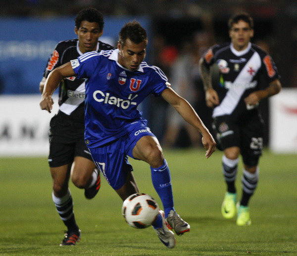 Eduardo Vargas, uno de los puntales de Universidad de Chile, que buscará ante Liga de Quito en la final de la Copa Sudamericana su primer título internacional.