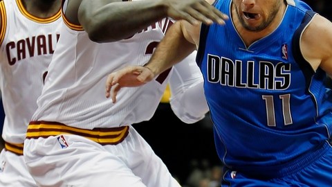 El base boricua J.J. Barea (11), vestirá la camiseta de los Timberwolves.